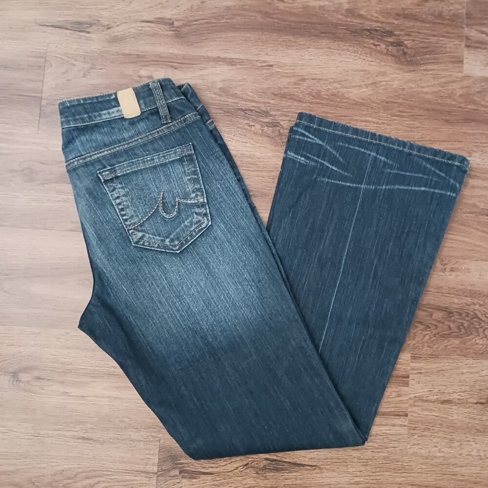 Maurices Molli Flared Jeans womens Sz 9/10 Dark Blue Demin‎ Embroidered 32 x 32